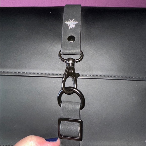 Dior Novelty Worker Bee Crossbody & Dior GWP cosmetic bag bundle! - Picture 8 of 15